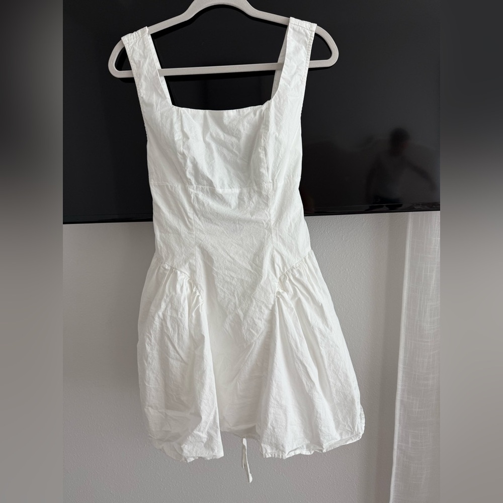 White Sleeveless Dress